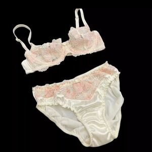 Vintage 90s Lace Set by VS - size 34A and Small NWT